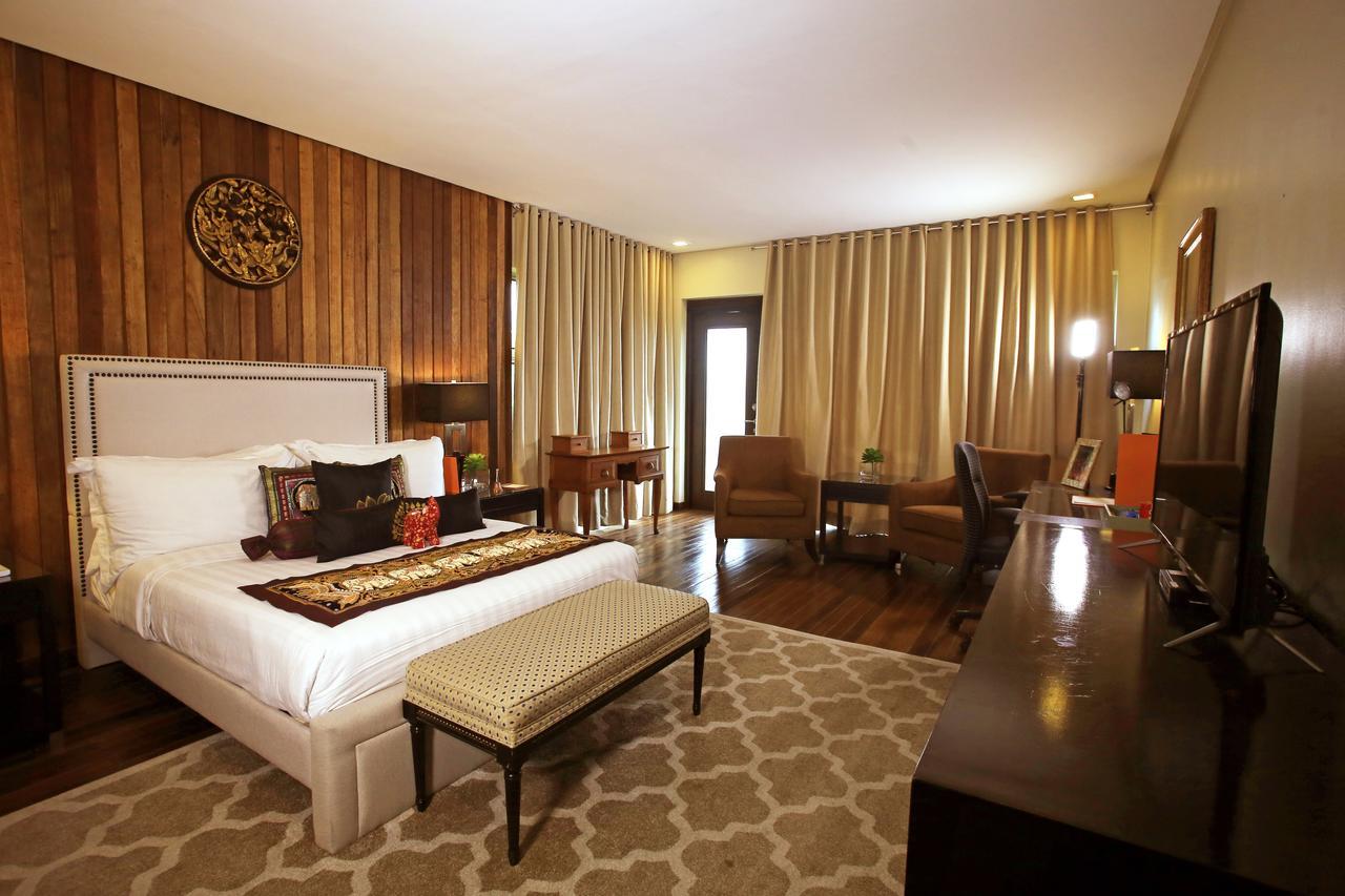 The Oriental Luxury Suites Alfonso Eksteriør bilde